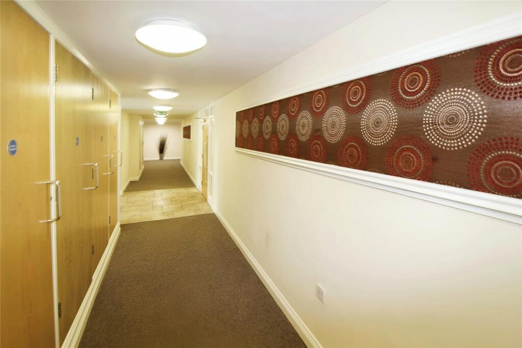 Comunal Hallway