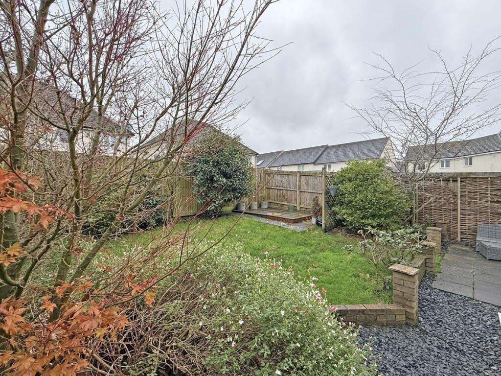 Samuel Bassett Avenue 50 - Garden.jpg