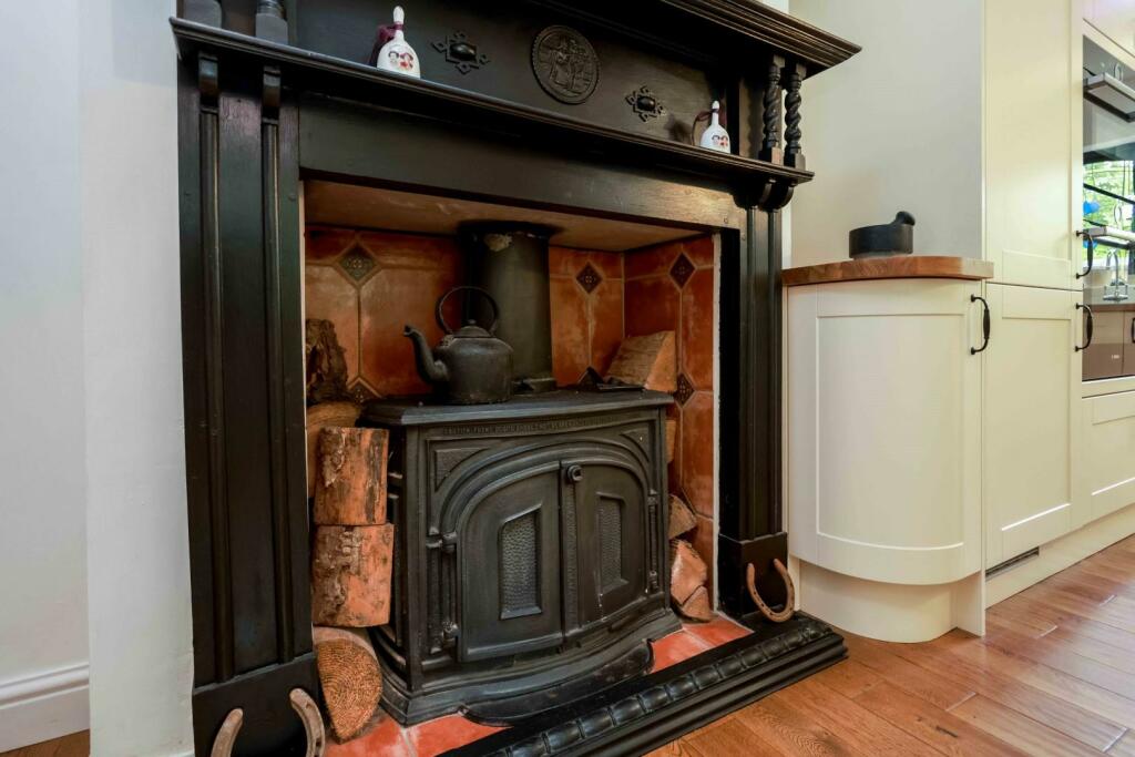 Fitted Breakfast Kitchen