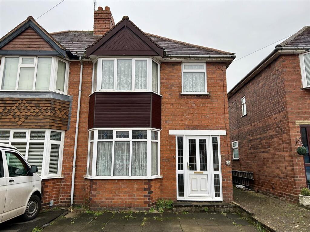 Newfield Crescent Halesowen 1.jpg