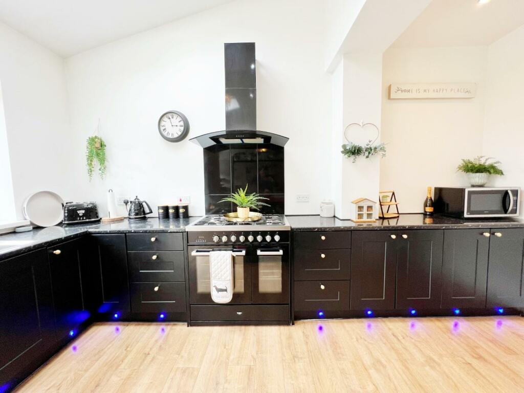 Kitchen Diner pic 14.jpg