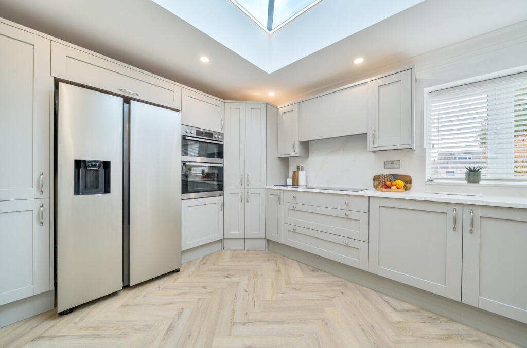 1371282-12-68ff5f...