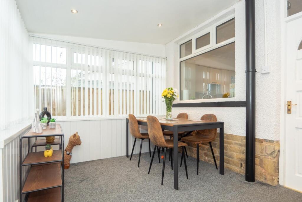 GARDEN ROOM