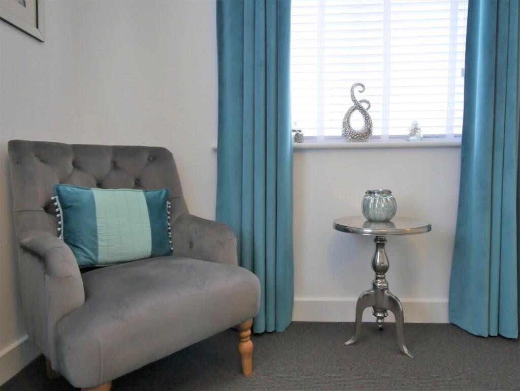 PRINCIPAL BEDROOM...