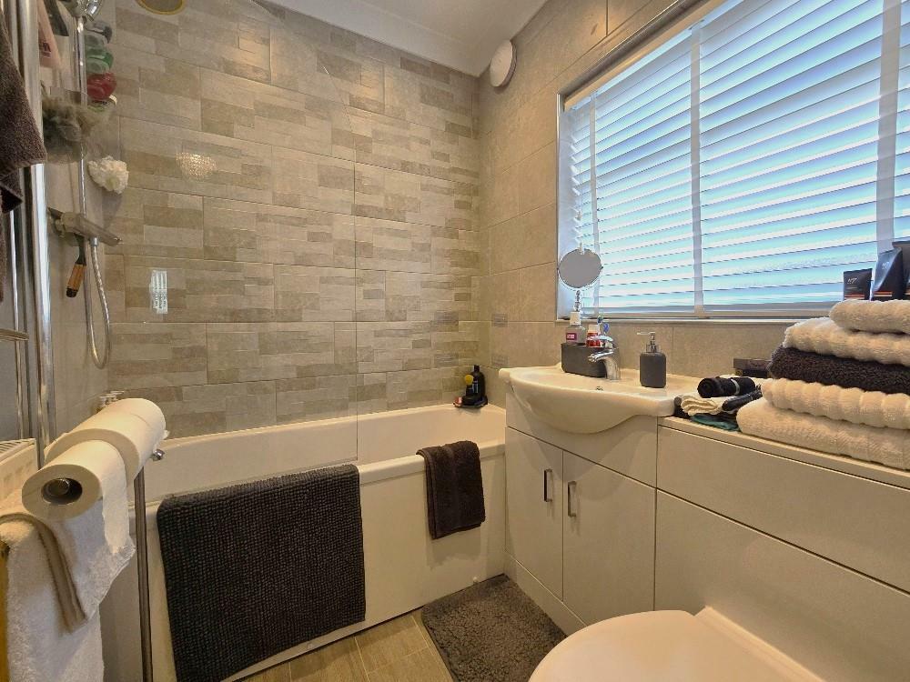 Regina Crescent, Walsgrave - Bathroom.jpg