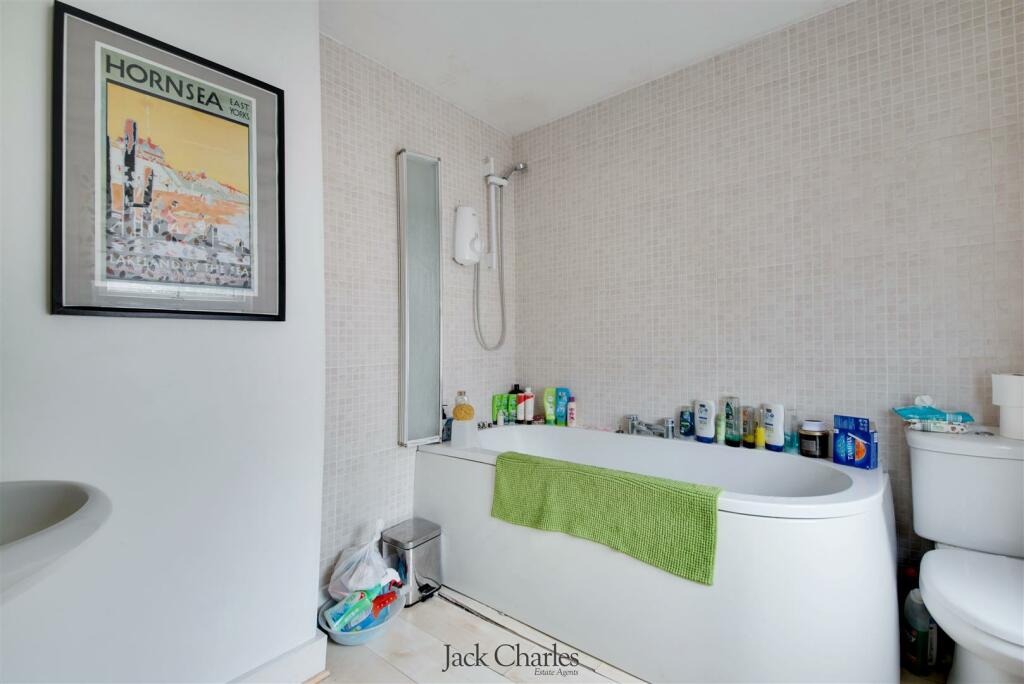 7 Mill Crescent7.jpg