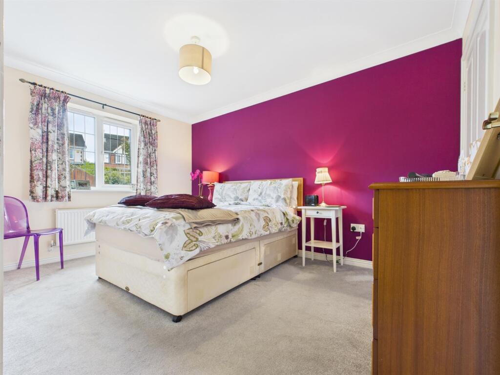 BEDROOM 2