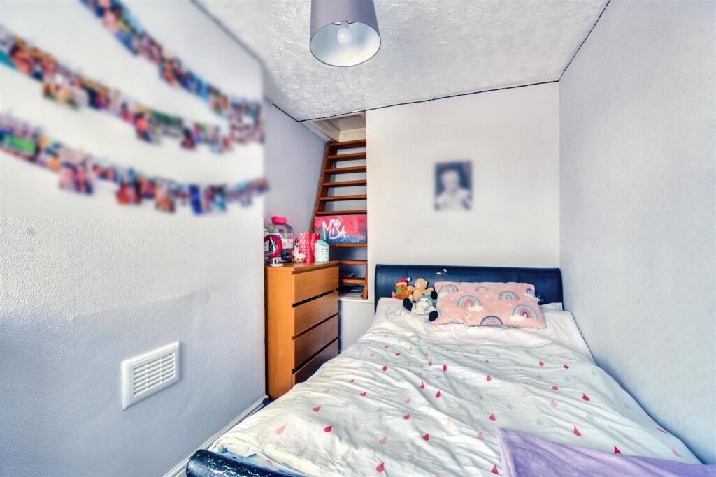 Bedroom 2.jpeg