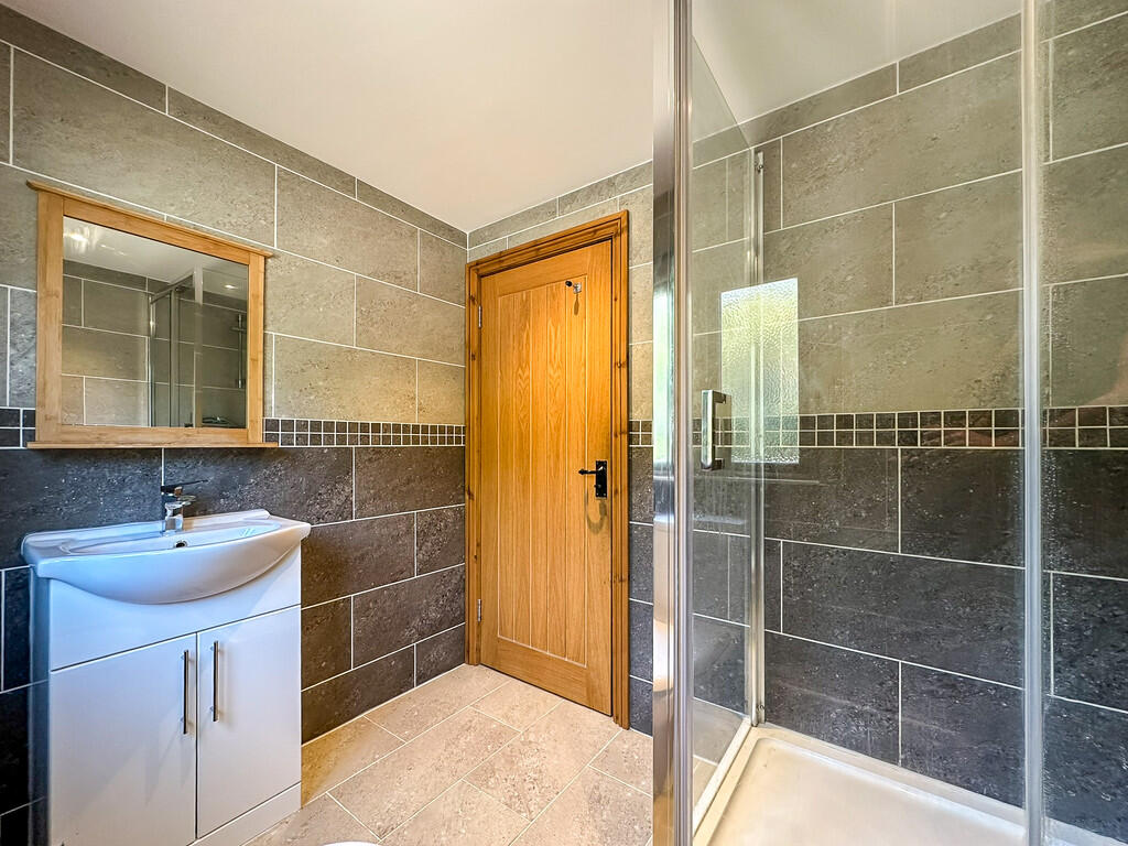 Shower Room (2)