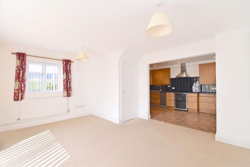 Open plan living room/kitchen 