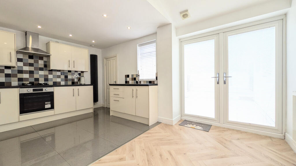 PXL_20250904_084849426.MP~2