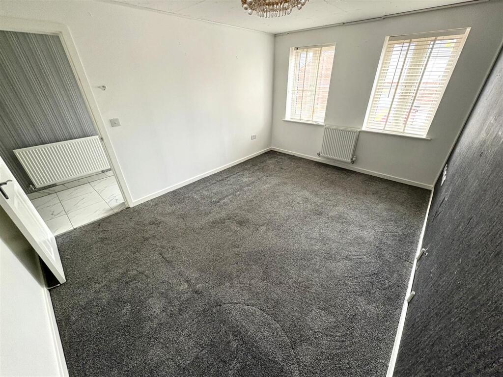 Living Room Cont.jpeg