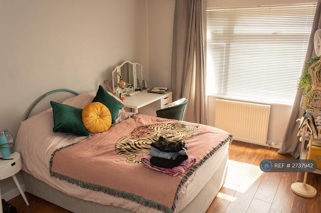 Double Bedroom 1
