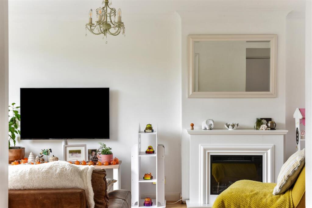 Sitting/Dining Room