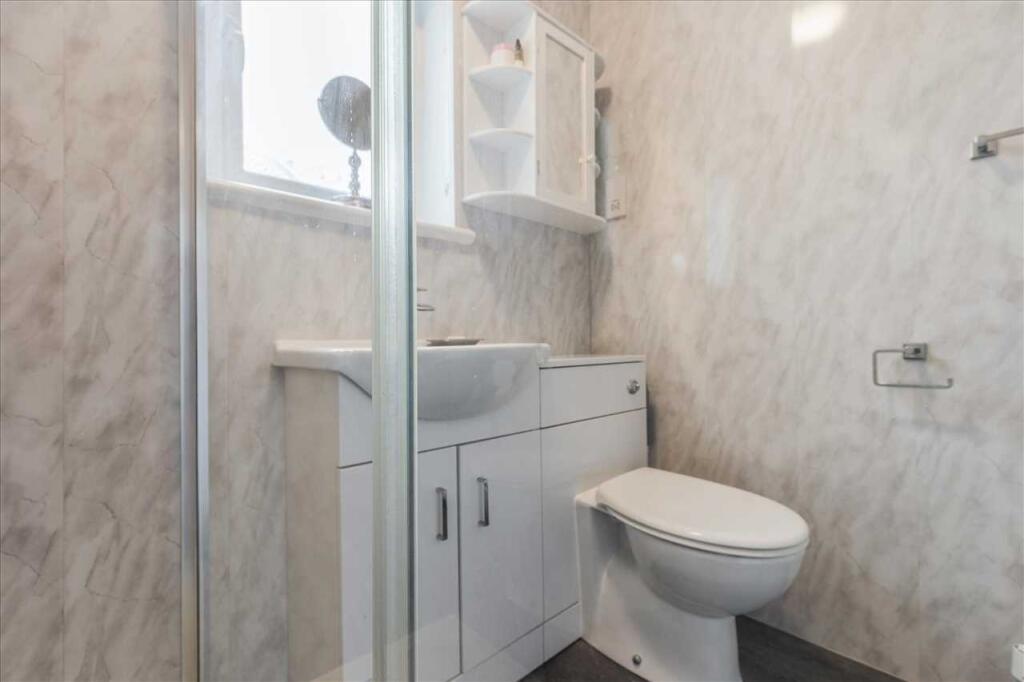 Shower Room (2)