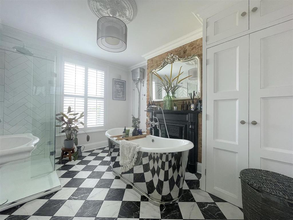 Bathroom (1).jpeg