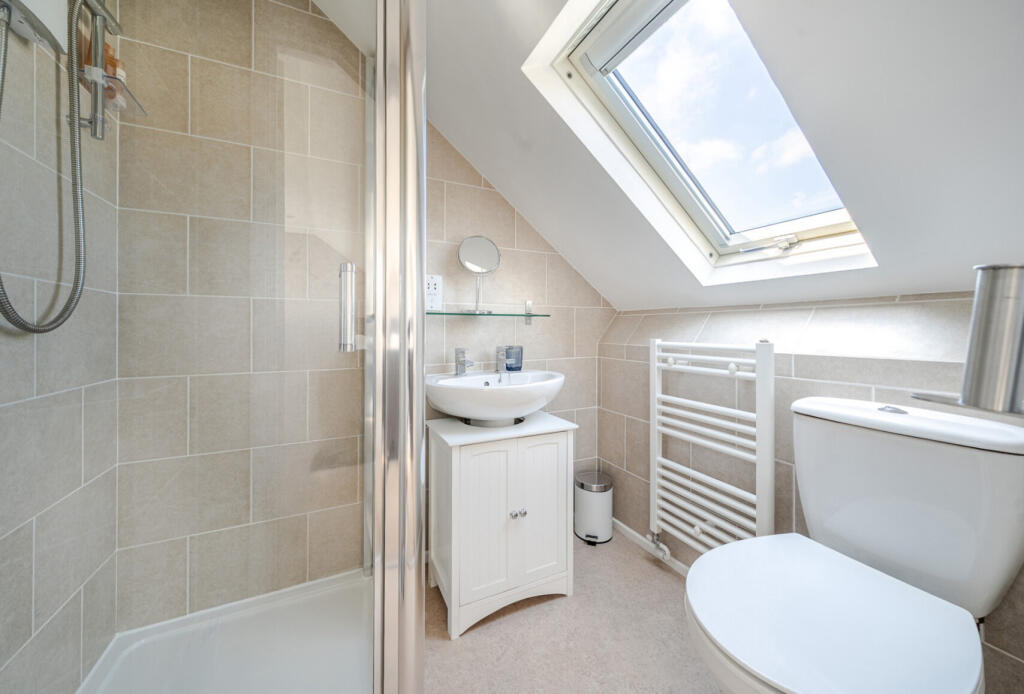 22-1295194-43-682...