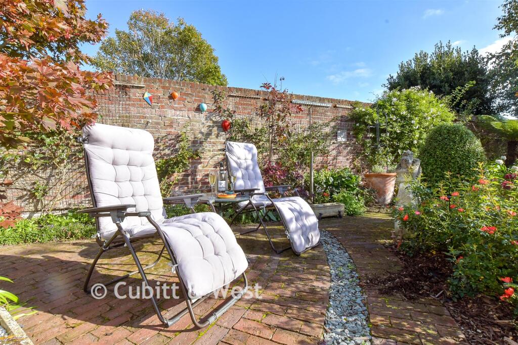 External Lifestyle Photograph