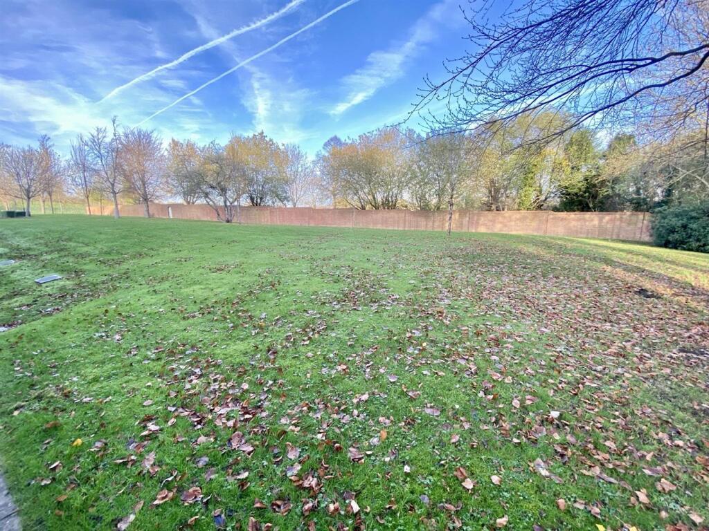 Bramleys Estate Agents - Marmaville Court - Mirfie