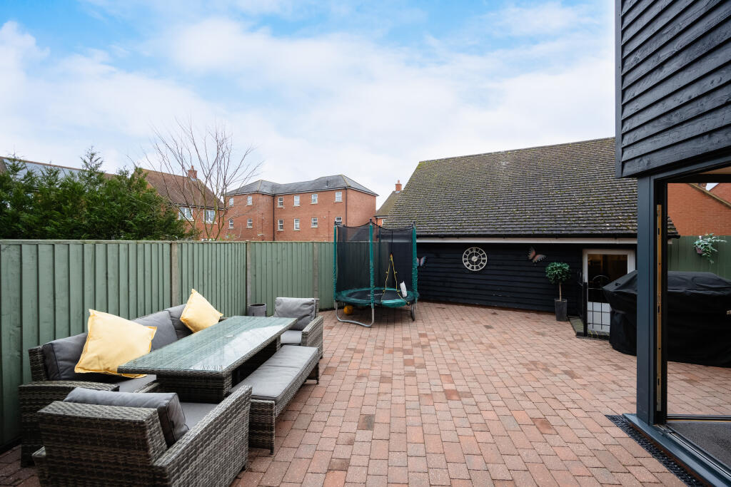 42 Colonel Grantham Avenue HP19 9AP-4