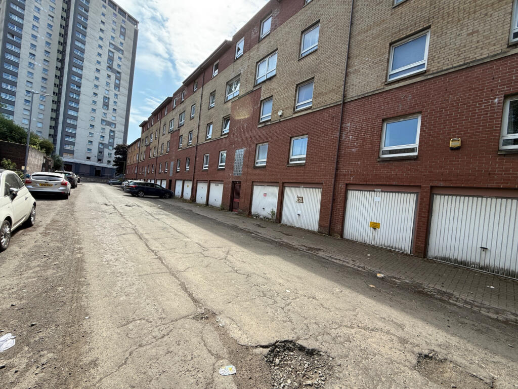 1/2, 65 Curle Street, G14 0SA