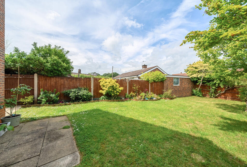 1296810-5-68385a5...