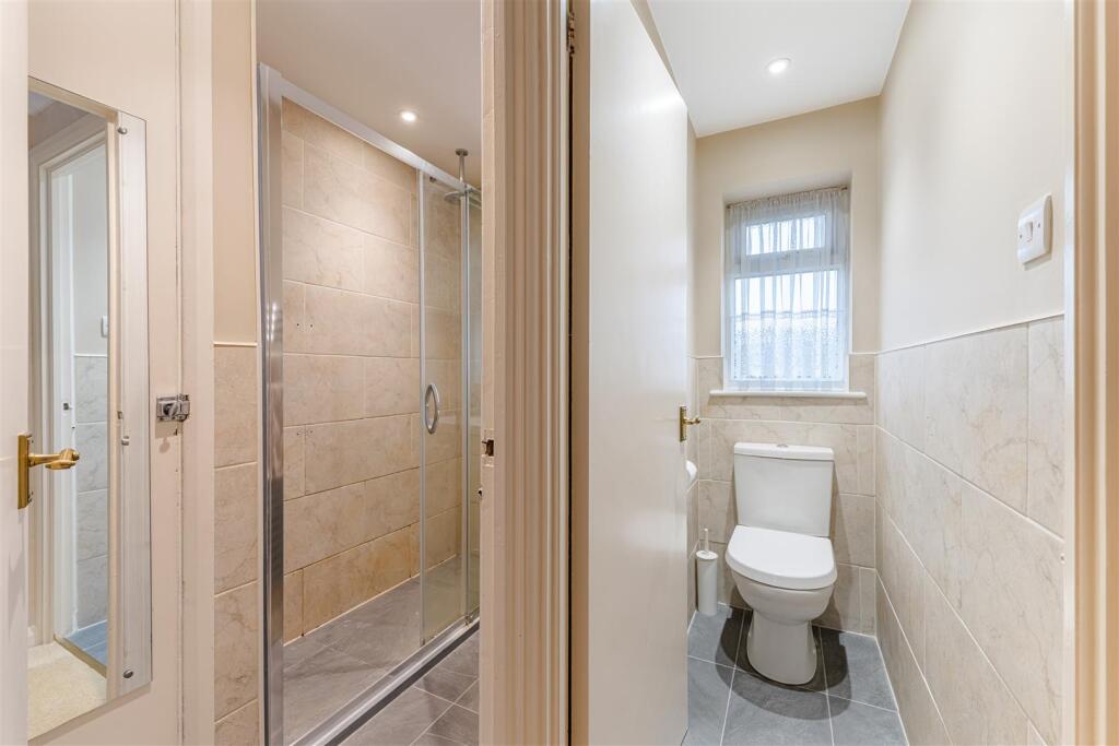 14 Lynton Close, Isleworth TW7 7ET-9.JPG