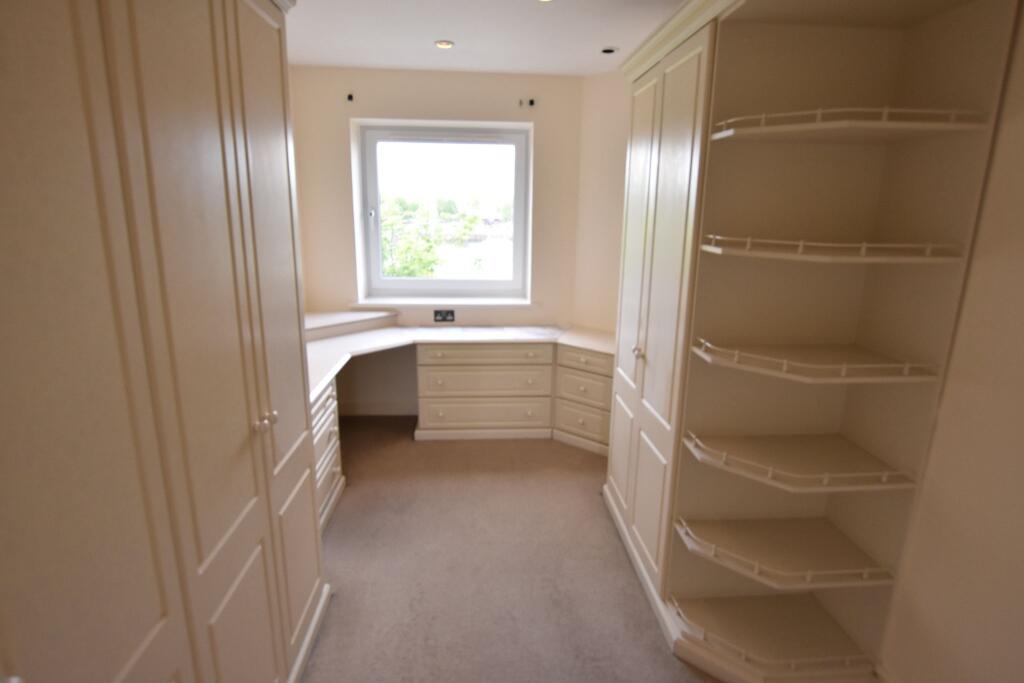 Walk-in Wardrobe