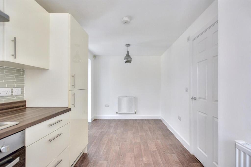 Kitchen_2.jpeg