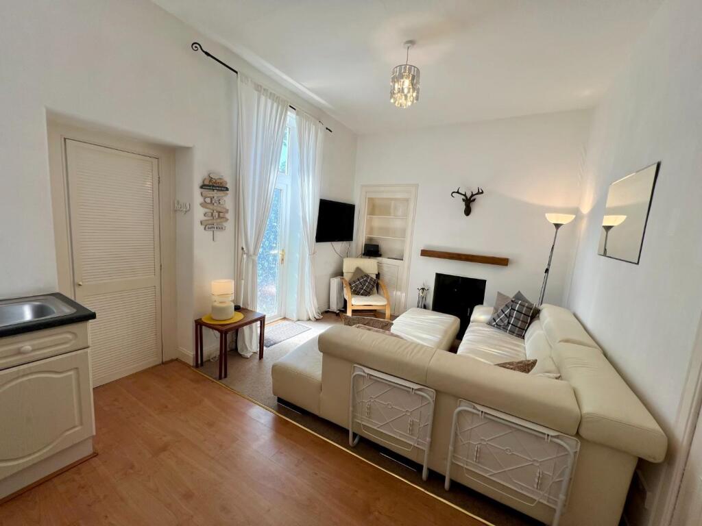 Living Room / Kitchen