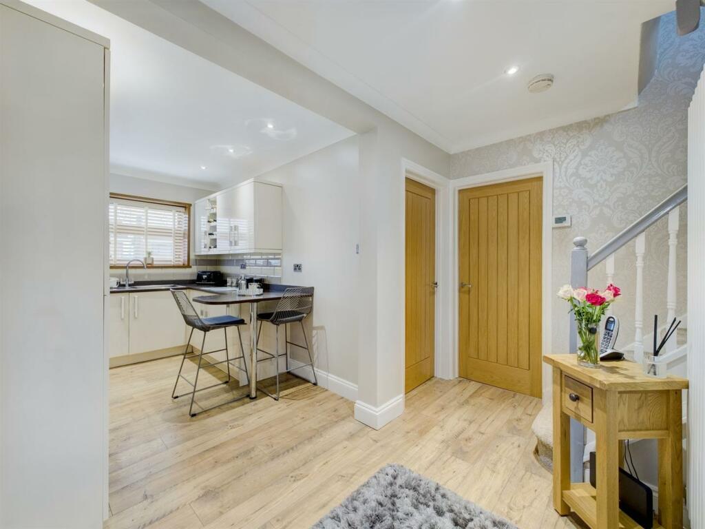 Hall/Kitchen/Breakfast