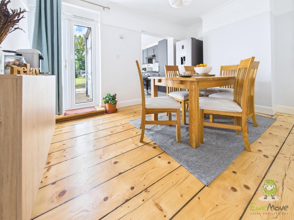 CAM01543G0-PR0145-STILL025