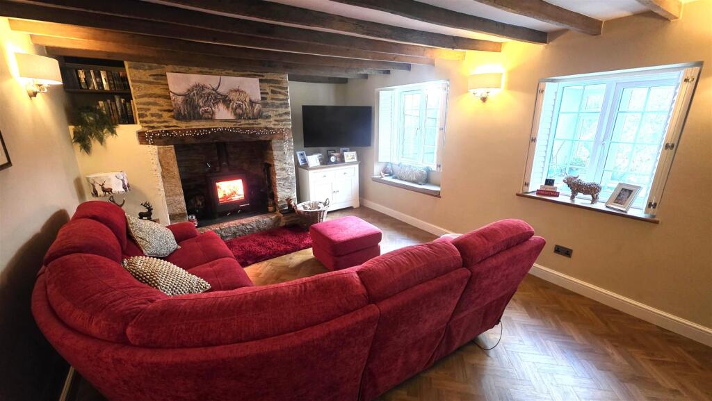 NEW FURTHER LIVING ROOM.jpg