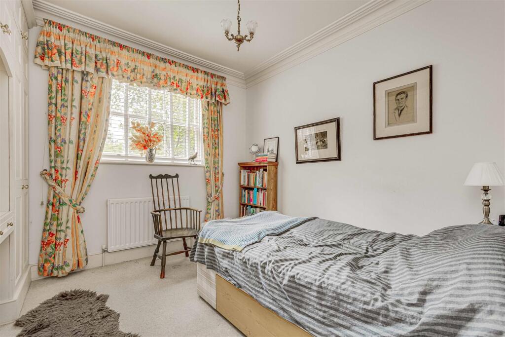 Lingfield Road 27 Flat 1 LOW-1.jpg