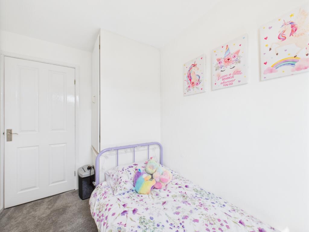 CAM03729G0-PR0064-STILL043