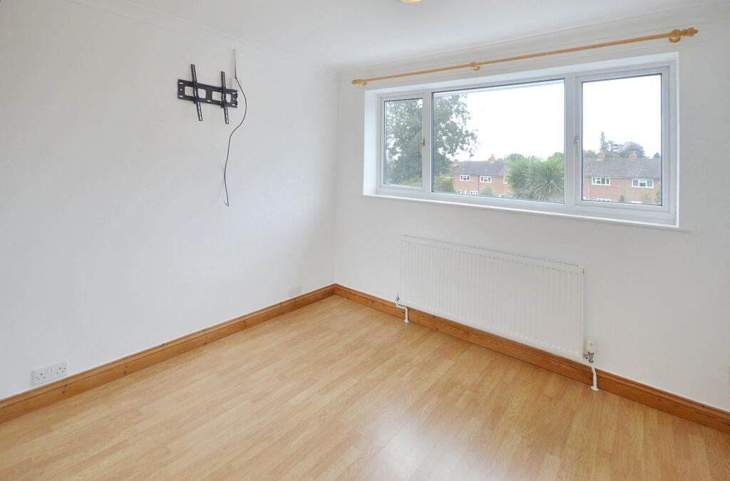 BEDROOM 2.JPG