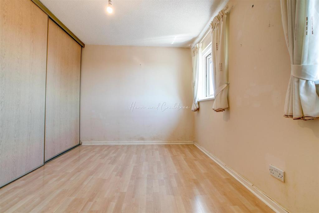 Camelot Way, Thornhill, HernCrabtree_ (12).jpg