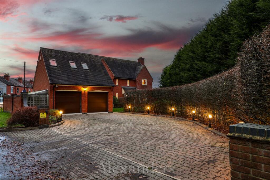 202 Moor Lane Dusk-2.jpg