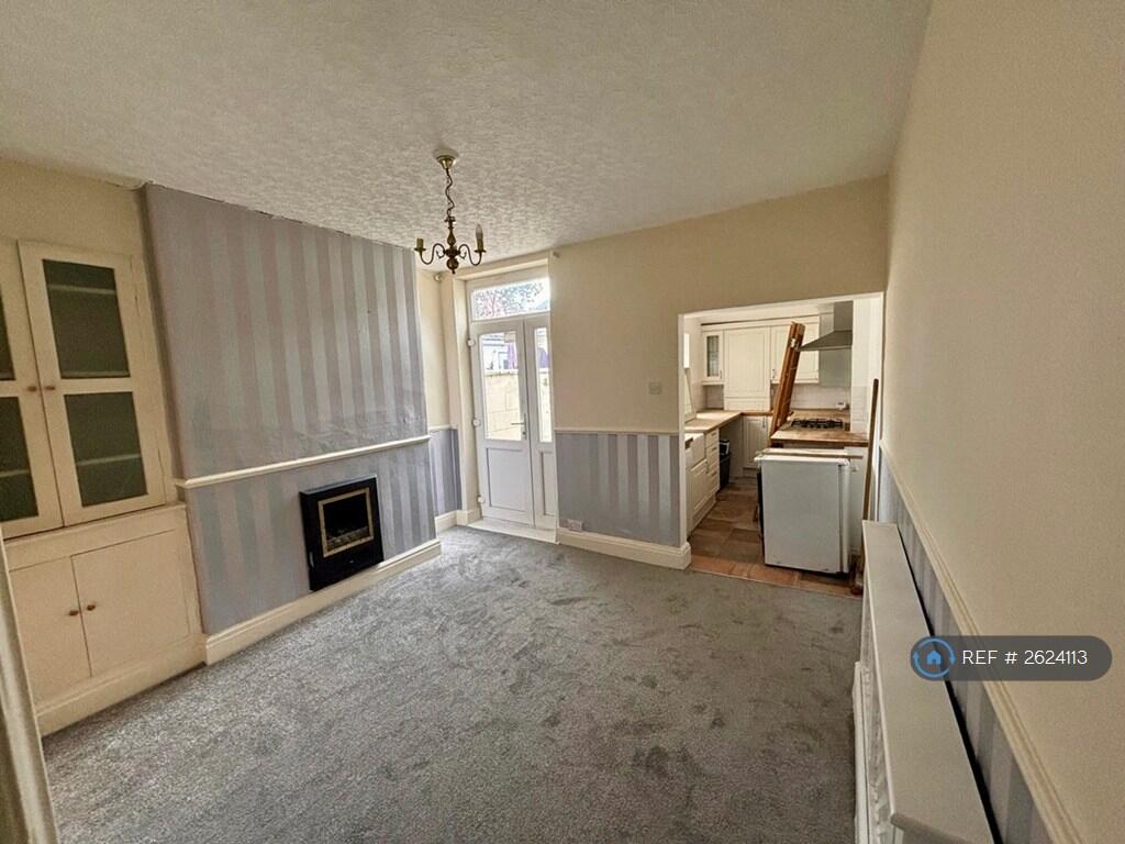 Dining Room Through To Kitcheen