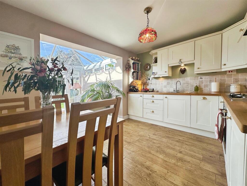 34896396--4D1A-987D-55030E66608B-70010-00002D05A1C