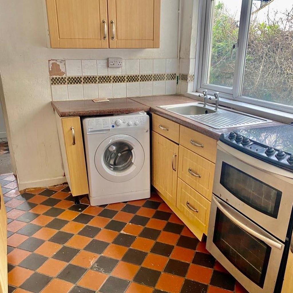 160 - KITCHEN.jpg