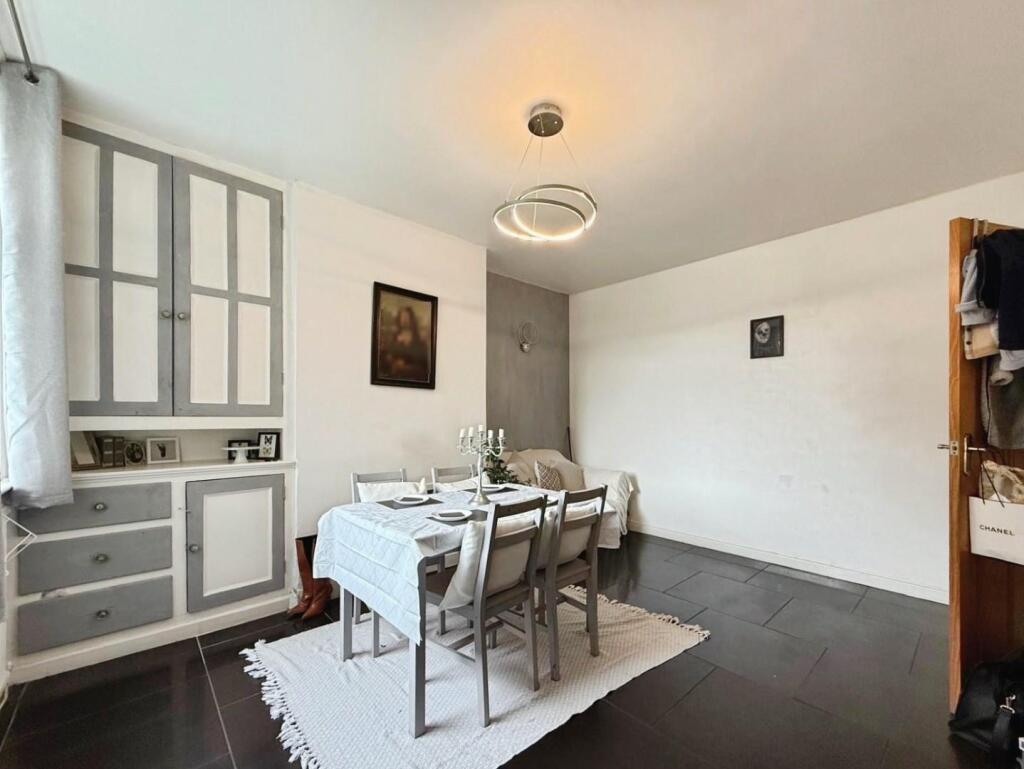 c4644dbd--4874-9E3E-74FCDB08D2B8-12040-000023EC8E6