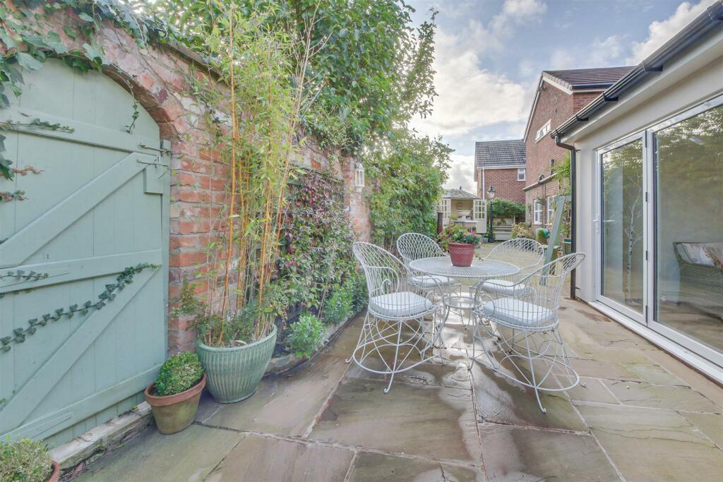 Courtyard Garden