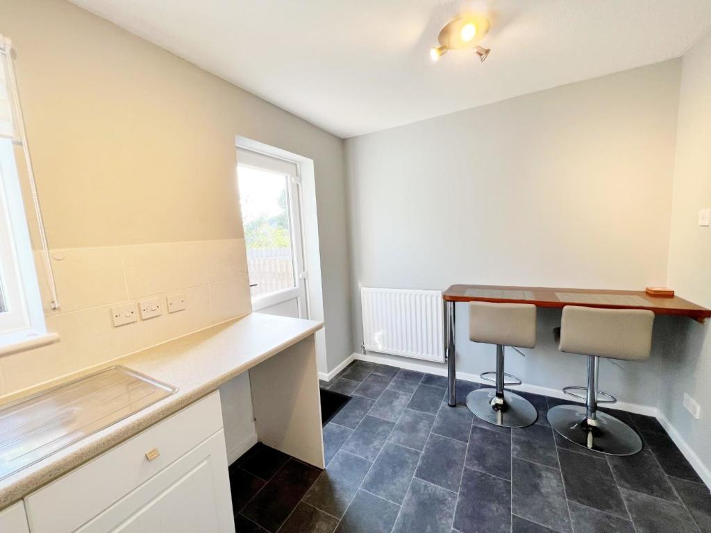 Kitchen pic 3.jpg