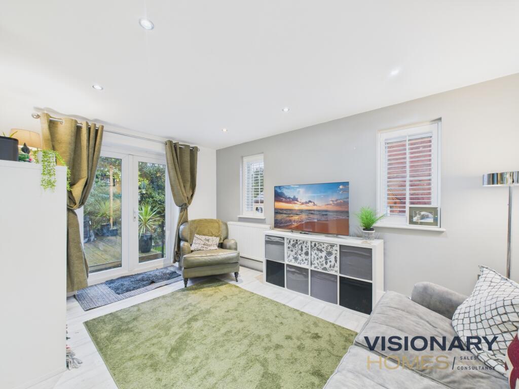 CAM03522G0-PR0231-STILL018