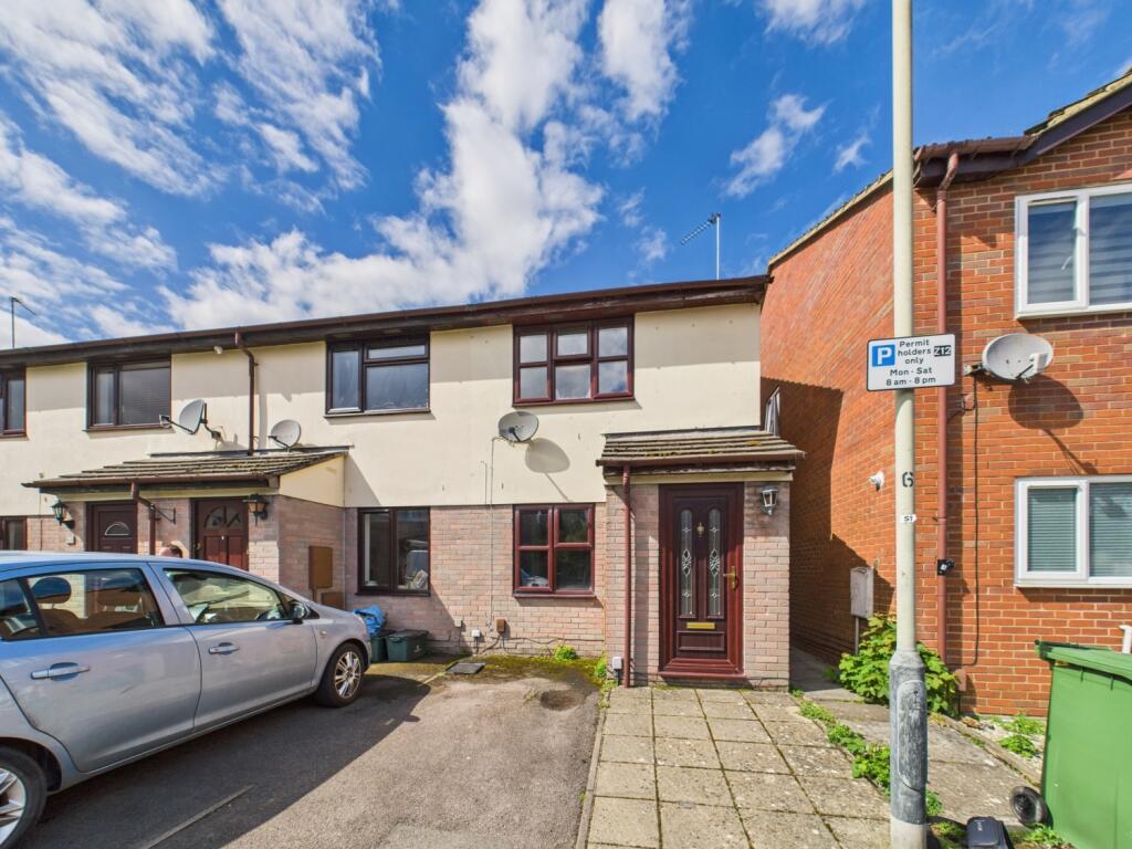 CAM01740G0-PR0372-STILL012