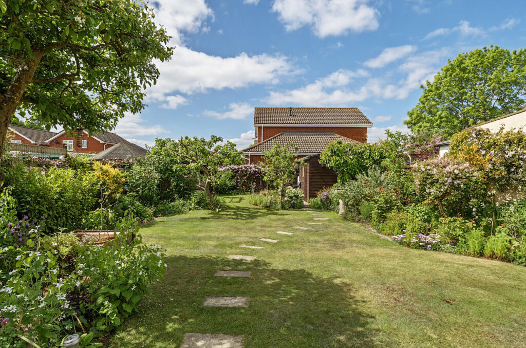 6-6819ebd58a9c1-1...