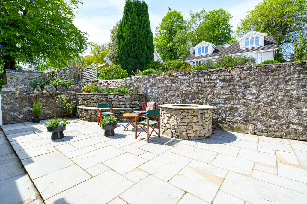Rear Patio Garden