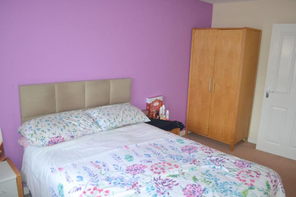 Bed2 (Medium).JPG