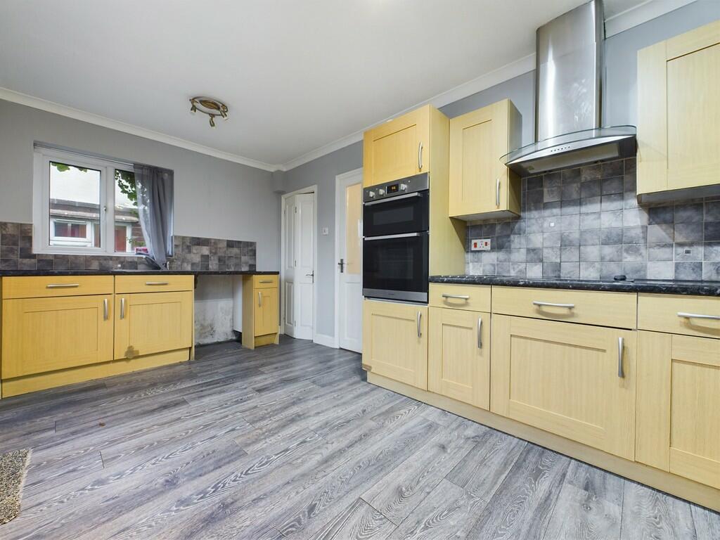 CAM04273G0-PR0032...